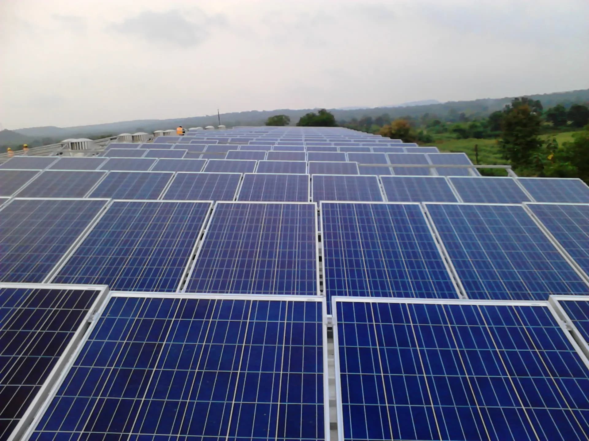 Industrial rooftop solar plant